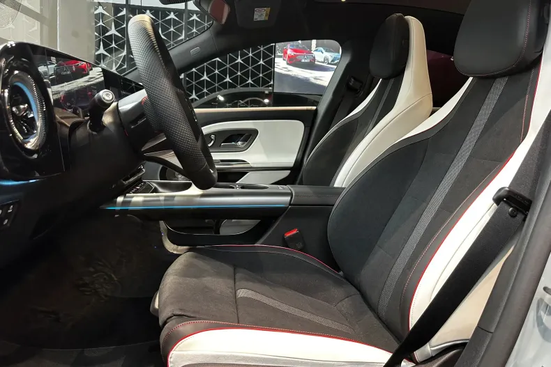 Mercedes-Benz CLA (Clasa CLA) din 2025 cu 18 km - oferta MER183228 - foto 8