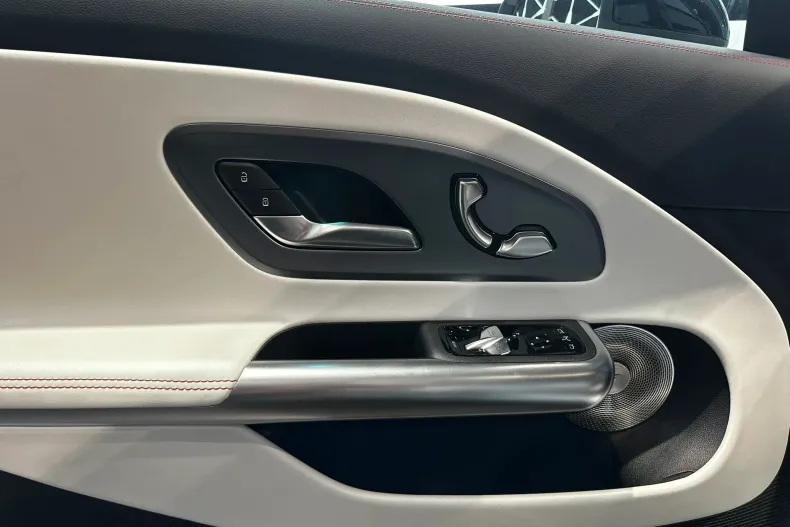 Mercedes-Benz CLA (Clasa CLA) din 2025 cu 18 km - oferta MER183228 - foto 9