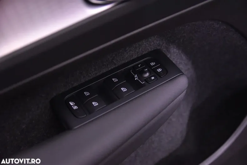 Volvo XC40 din 2024 cu 39.511 km - oferta VOL183237 - foto 14