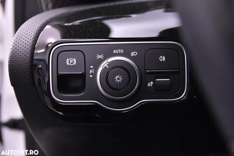 Mercedes-Benz A 200 (Clasa A) din 2024 cu 10.514 km - oferta MER183464 - foto 16