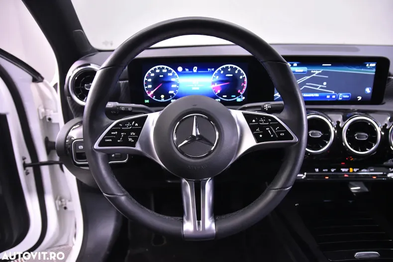Mercedes-Benz A 200 (Clasa A) din 2024 cu 10.514 km - oferta MER183464 - foto 18