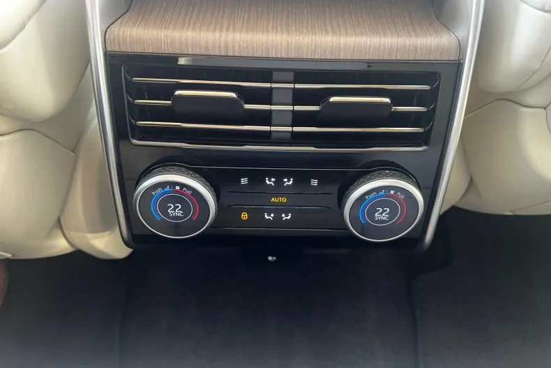 Land Rover Range Rover din 2022 cu 63.500 km - oferta LAN183574 - foto 26