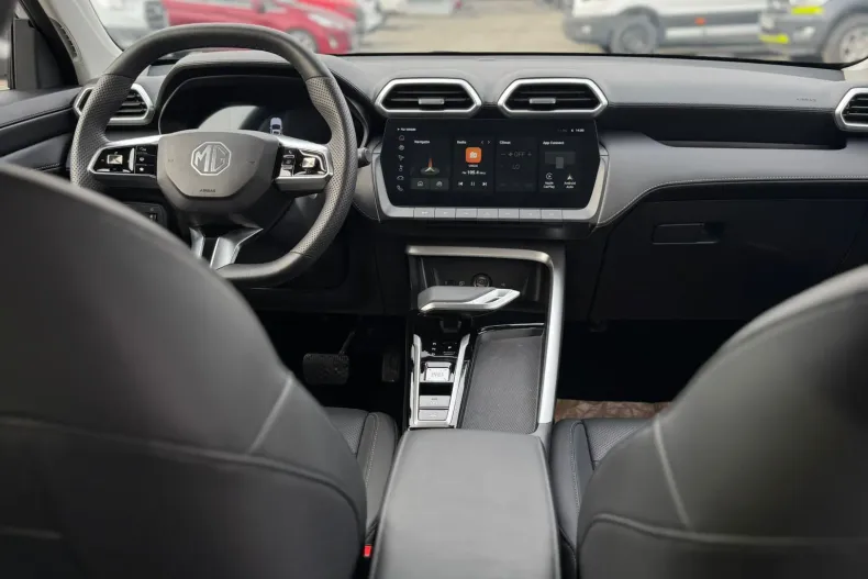 MG ZS HEV din 2025 cu 11.000 km - oferta MG0183581 - foto 9