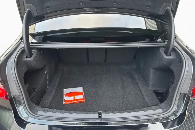 BMW 320 (Seria 3) din 2025 cu 25.160 km - oferta BMW183585 - foto 13