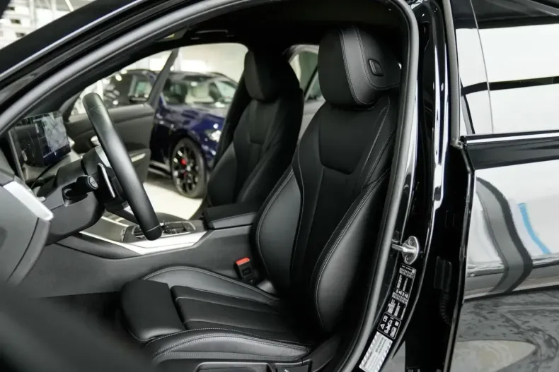 BMW 320 (Seria 3) din 2025 cu 7.350 km - oferta BMW183586 - foto 3