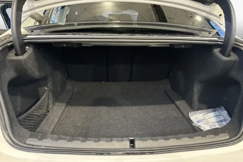 BMW 320 (Seria 3) din 2025 cu 25.861 km - oferta BMW183587 - foto 16