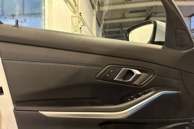 BMW 320 (Seria 3) din 2025 cu 25.861 km - oferta BMW183587 - foto 18