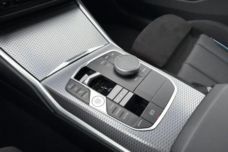 BMW 320 (Seria 3) din 2025 cu 19.265 km - oferta BMW183588 - foto 7