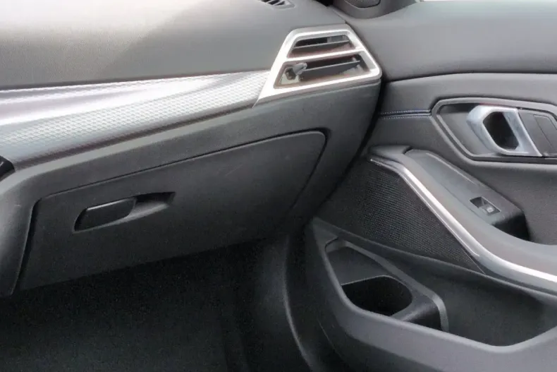 BMW 320 (Seria 3) din 2025 cu 24.947 km - oferta BMW183589 - foto 13