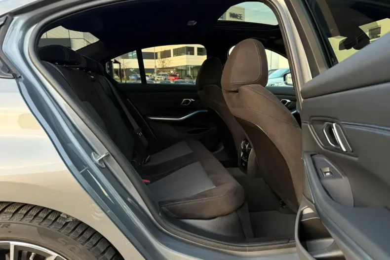 BMW 320 (Seria 3) din 2025 cu 23.900 km - oferta BMW183590 - foto 10