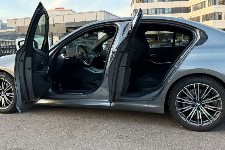 BMW 320 (Seria 3) din 2025 cu 23.900 km - oferta BMW183590 - foto 19