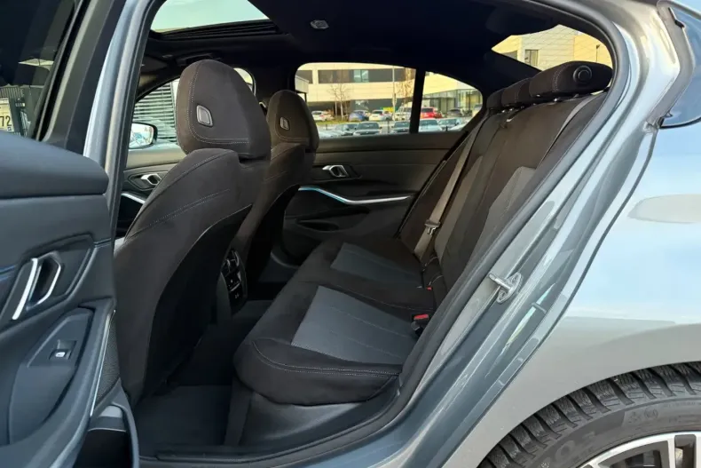 BMW 320 (Seria 3) din 2025 cu 23.900 km - oferta BMW183590 - foto 24