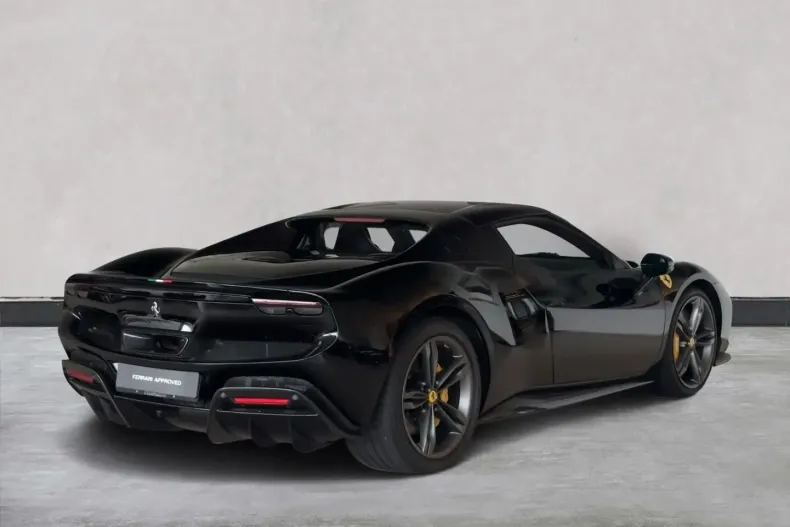 Ferrari 296 GTB din 2023 cu 5.500 km - oferta FER183591 - foto 4