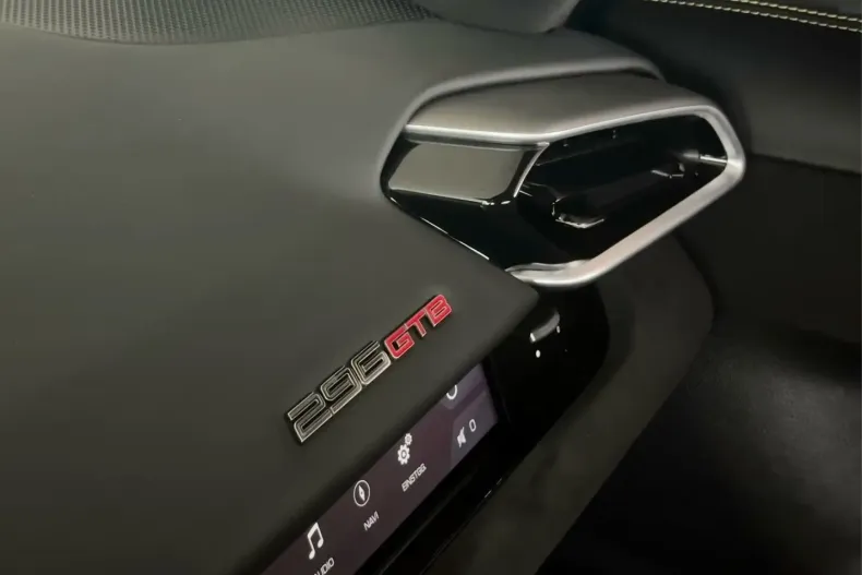 Ferrari 296 GTB din 2023 cu 5.500 km - oferta FER183591 - foto 14