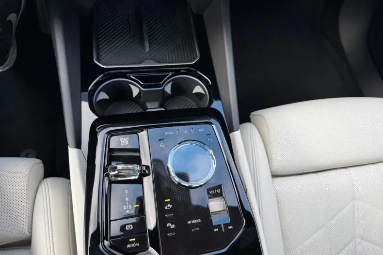 BMW 530 (Seria 5) din 2025 cu 6.300 km - oferta BMW183595 - foto 18