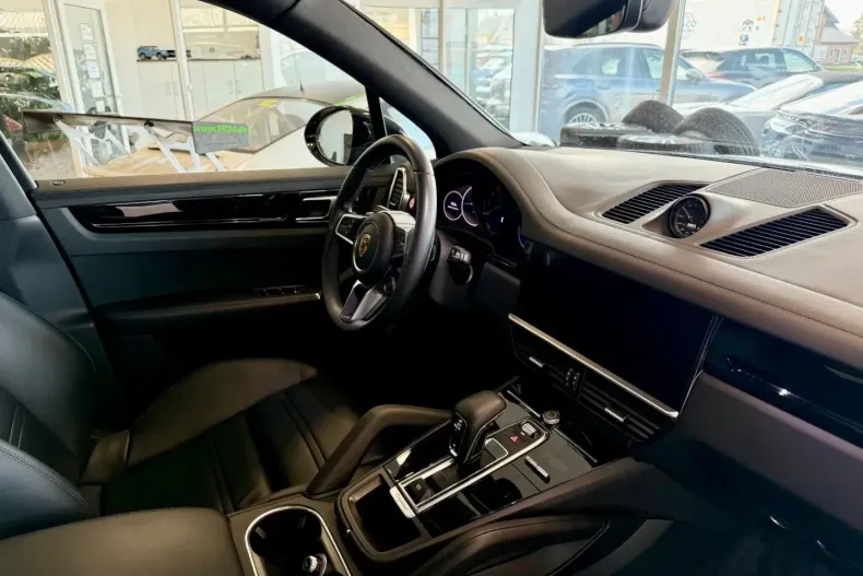 Porsche Cayenne din 2022 cu 83.552 km - oferta POR183599 - foto 12