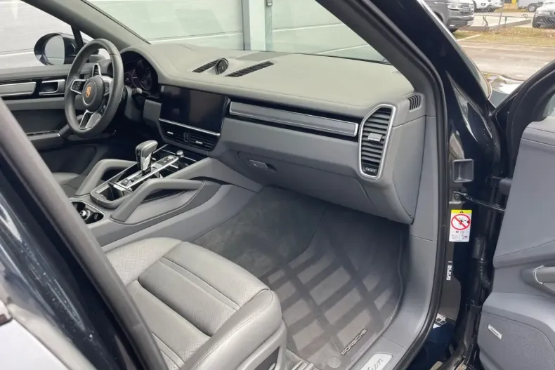 Porsche Cayenne din 2022 cu 72.790 km - oferta POR183603 - foto 25