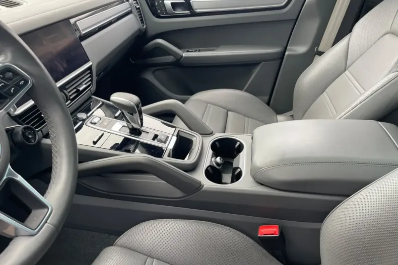 Porsche Cayenne din 2022 cu 72.790 km - oferta POR183603 - foto 26