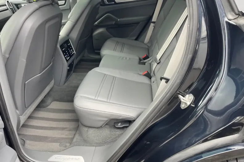 Porsche Cayenne din 2022 cu 72.790 km - oferta POR183603 - foto 34