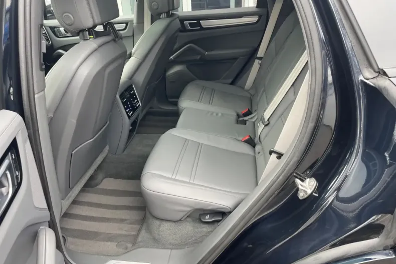 Porsche Cayenne din 2022 cu 72.790 km - oferta POR183603 - foto 36