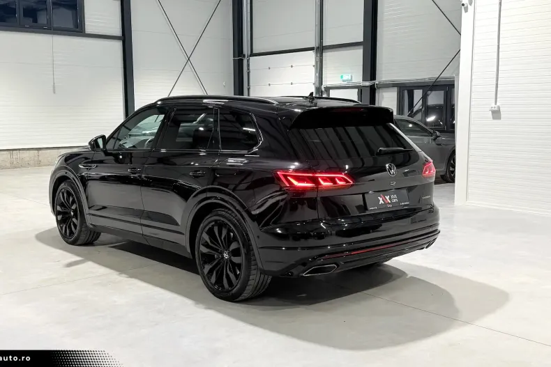 Volkswagen Touareg din 2022 cu 119.820 km - oferta VOL183605 - foto 4