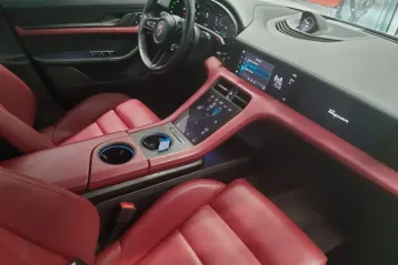 Porsche Taycan din 2022 - oferta POR183610