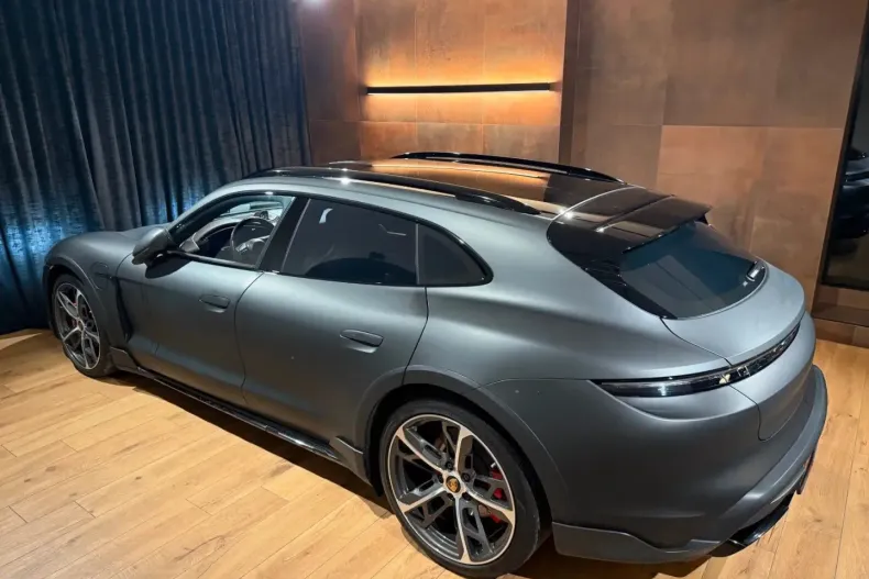 Porsche Taycan din 2022 cu 88.200 km - oferta POR183612 - foto 9