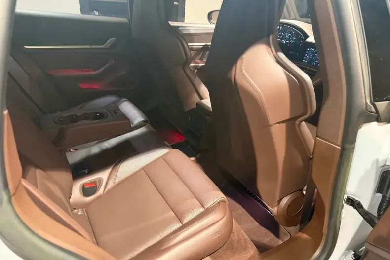 Porsche Taycan din 2022 cu 88.200 km - oferta POR183612 - foto 17