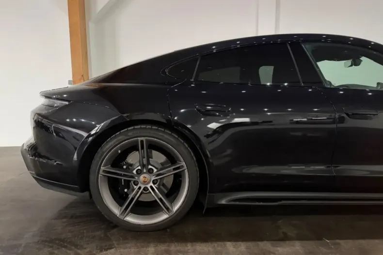 Porsche Taycan din 2021 cu 56.000 km - oferta POR183614 - foto 11