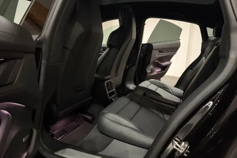 Porsche Taycan din 2021 cu 56.000 km - oferta POR183614 - foto 21