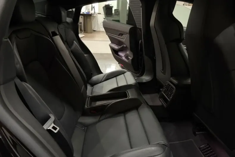 Porsche Taycan din 2021 cu 56.000 km - oferta POR183614 - foto 24