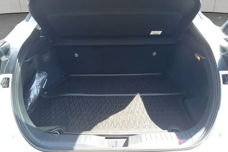 Toyota C-HR din 2025 cu 18.200 km - oferta TOY183617 - foto 4