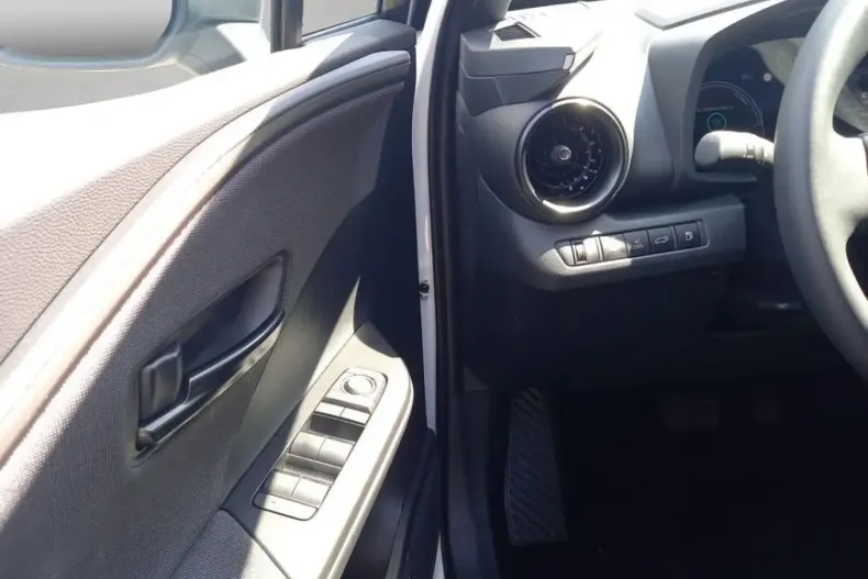 Toyota C-HR din 2025 cu 18.200 km - oferta TOY183617 - foto 15