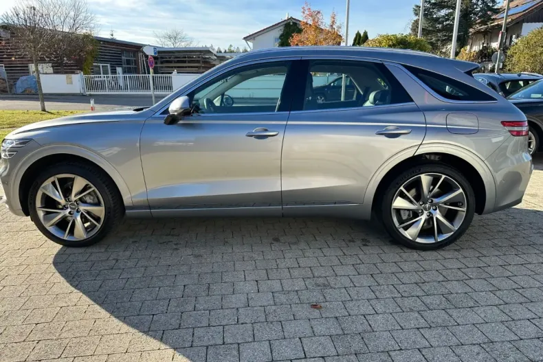 Genesis GV70 din 2025 cu 3.200 km - oferta GEN183620 - foto 3