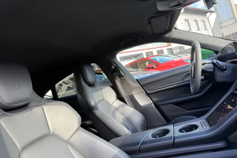 Porsche Taycan din 2023 cu 79.999 km - oferta POR183622 - foto 19