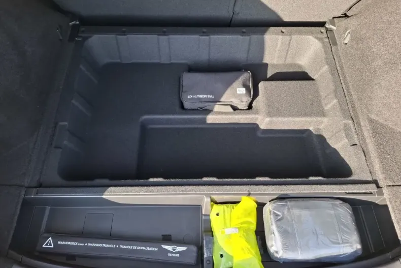 Genesis GV70 din 2024 cu 6.326 km - oferta GEN183628 - foto 11