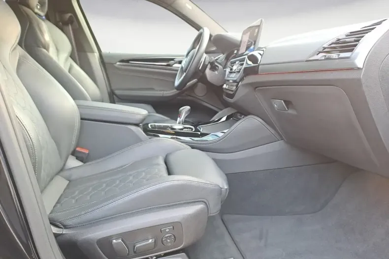 BMW X4 M (Seria X) din 2024 cu 17.900 km - oferta BMW183656 - foto 9