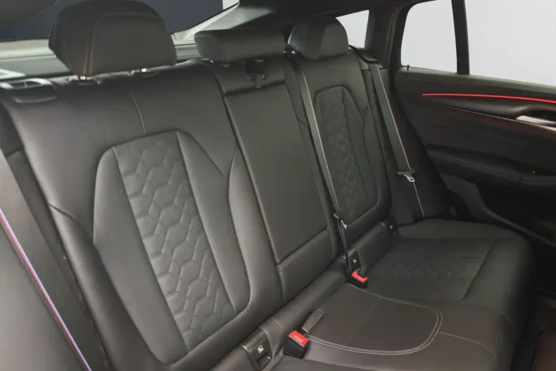 BMW X4 M (Seria X) din 2024 cu 12.300 km - oferta BMW183659 - foto 9