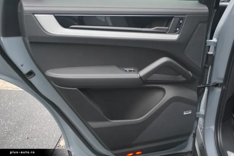 Porsche Cayenne din 2024 cu 31.374 km - oferta POR183678 - foto 19