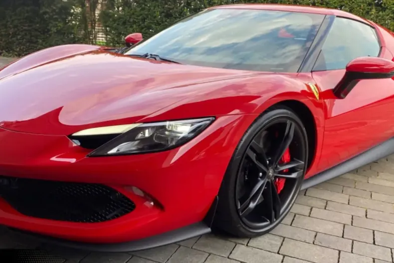 Ferrari 296 GTB din 2024 cu 1.900 km - oferta FER183679 - foto 2