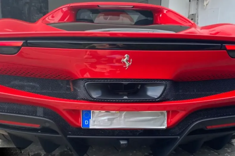 Ferrari 296 GTB din 2024 cu 1.900 km - oferta FER183679 - foto 5