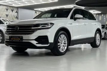 Volkswagen Touareg din 2022 - oferta VOL183680