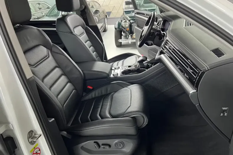 Volkswagen Touareg din 2022 cu 89.000 km - oferta VOL183680 - foto 10