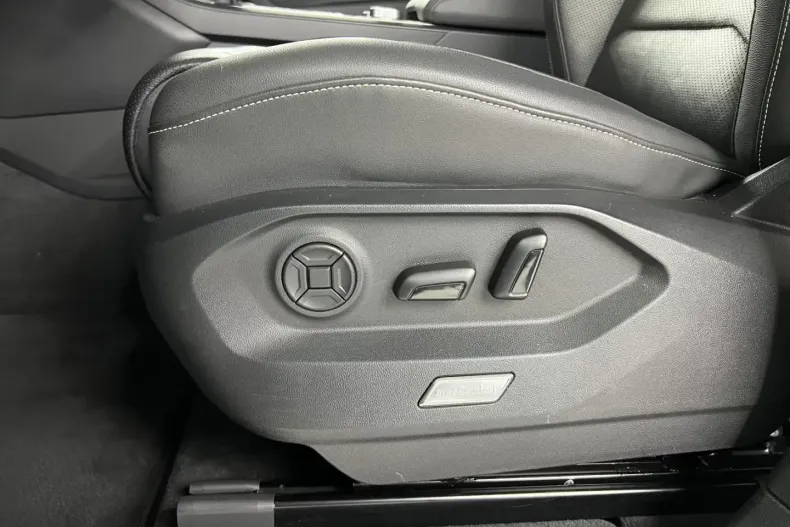 Volkswagen Touareg din 2022 cu 89.000 km - oferta VOL183680 - foto 18