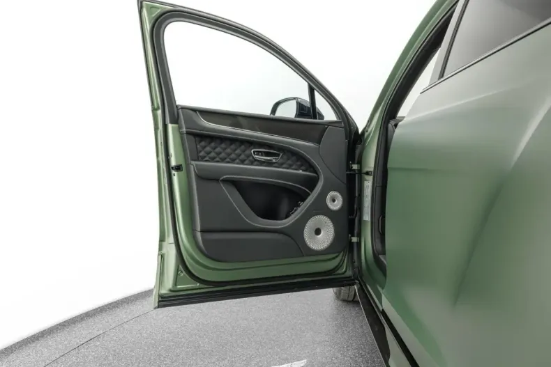 Bentley Bentayga din 2025 cu 17.600 km - oferta BEN183683 - foto 8