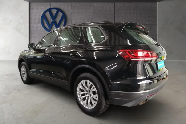 Volkswagen Touareg din 2022 cu 66.761 km - oferta VOL183684 - foto 3
