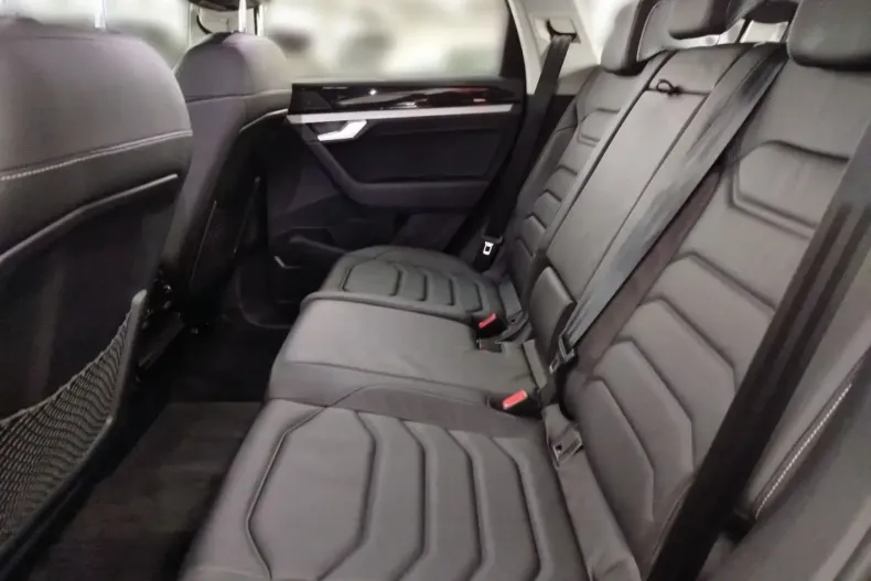 Volkswagen Touareg din 2022 cu 66.761 km - oferta VOL183684 - foto 7