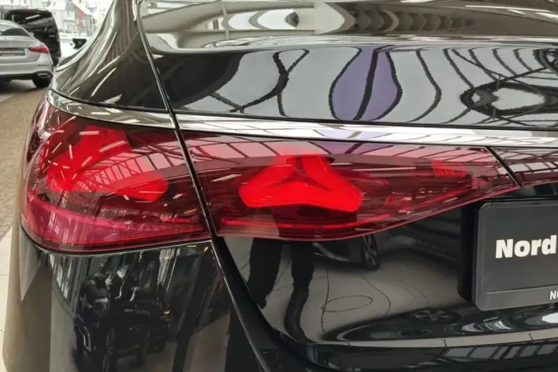 Mercedes-Benz E 200 (Clasa E) din 2025 cu 9.037 km - oferta MER183686 - foto 12