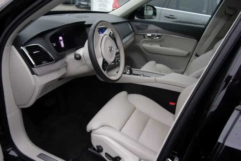 Volvo XC90 din 2022 cu 39.800 km - oferta VOL183687 - foto 3