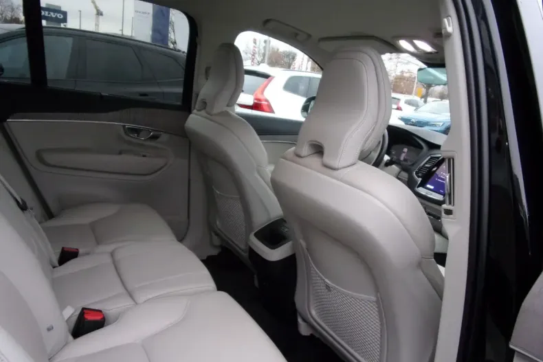 Volvo XC90 din 2022 cu 39.800 km - oferta VOL183687 - foto 10